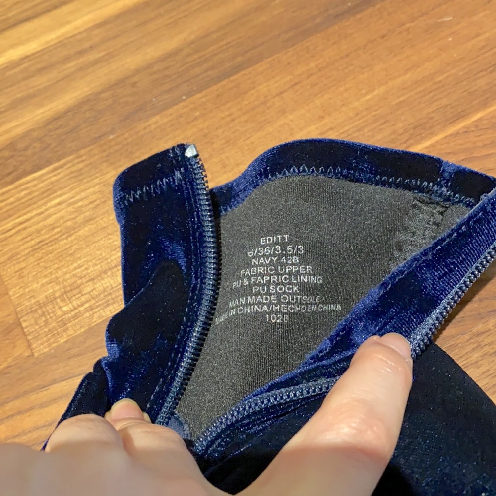 Blue velvet high heel ankle boots - Picture 3 of 4